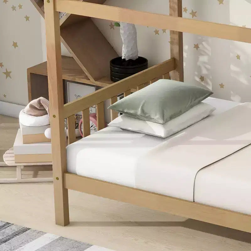 Lit jumeau en hévéa avec cadre en forme de maison beige
