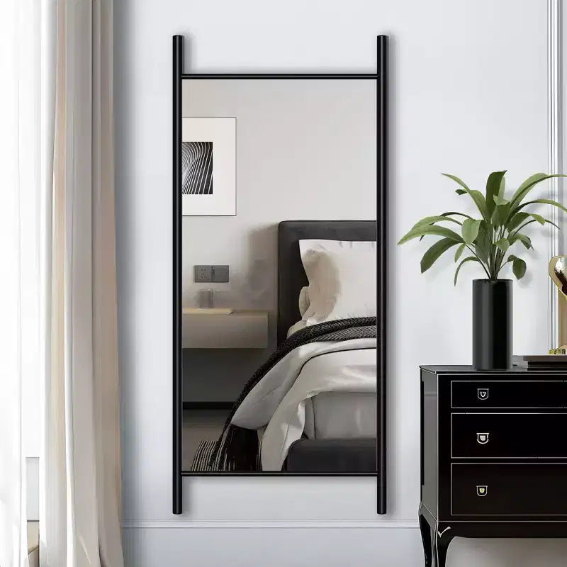 Miroir encadré en bois massif de style échelle, 31 po l. x 71 po H, marron