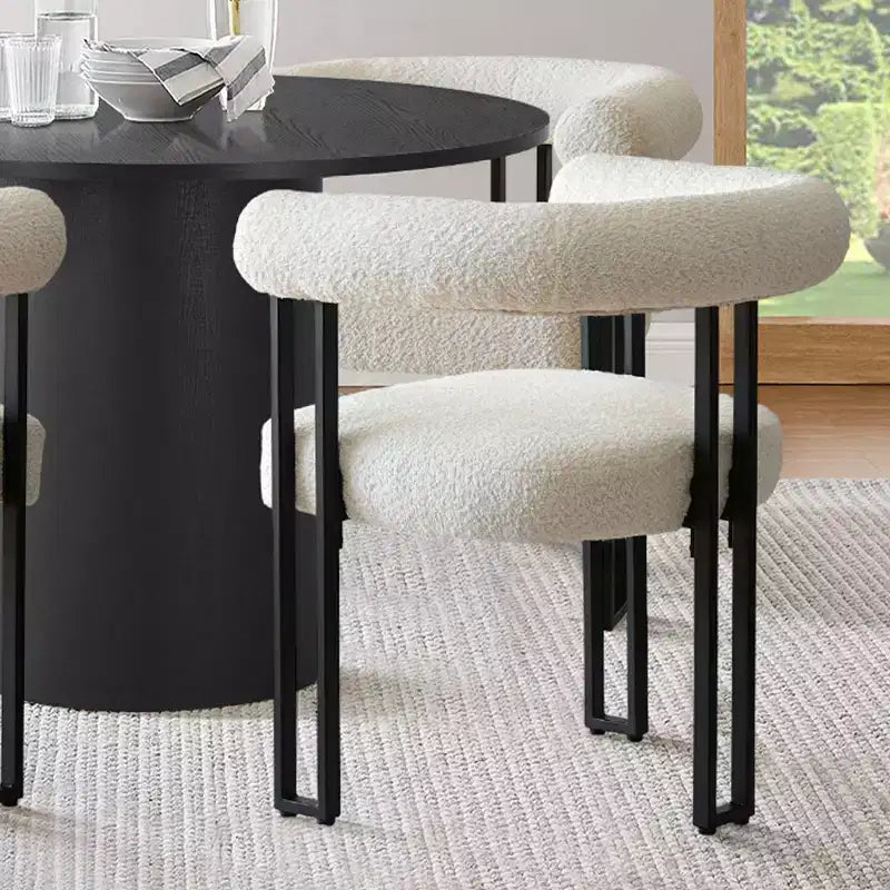 Ensemble de salle à manger moderne 5 pièces, table ronde noire à piédestal avec 4 chaises de salle à manger rembourrées en bouclé pour cuisine ou appartement - Panipeachy