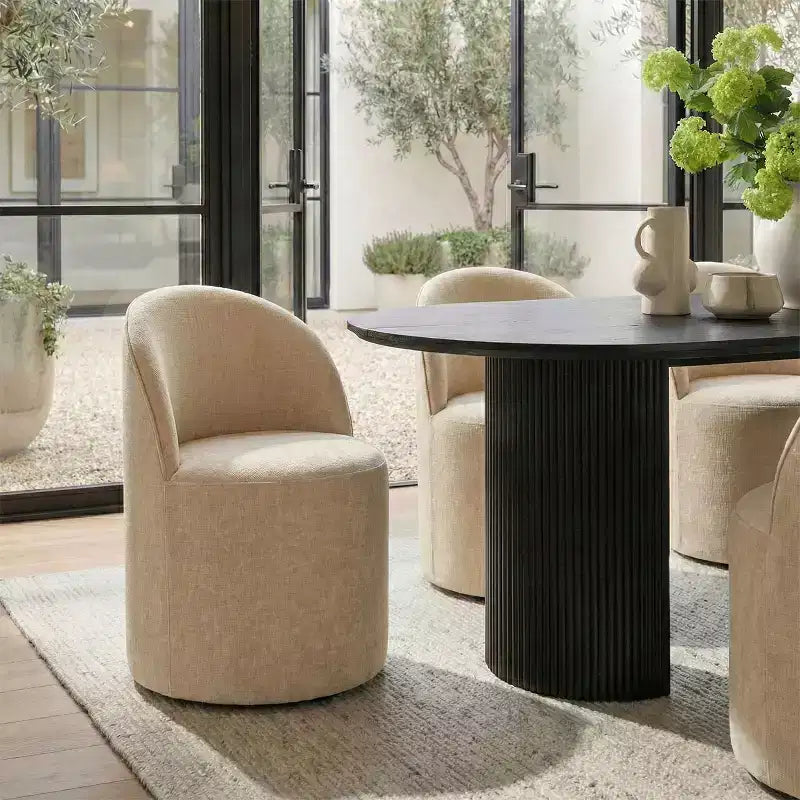Ensemble table à manger pour 6, table ovale noire, chaises de salle à manger roulantes rembourrées avec roulettes, chenille texturée 360 g/m² - Panipeachy