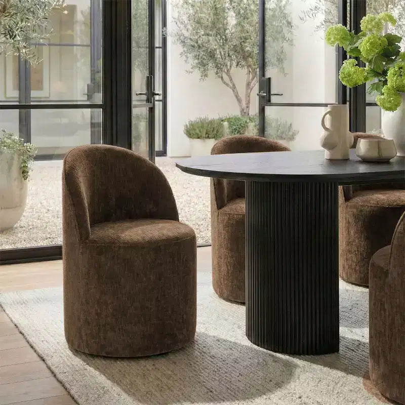 Ensemble table à manger pour 6, table ovale noire, chaises de salle à manger roulantes rembourrées avec roulettes, chenille texturée 360 g/m² - Panipeachy