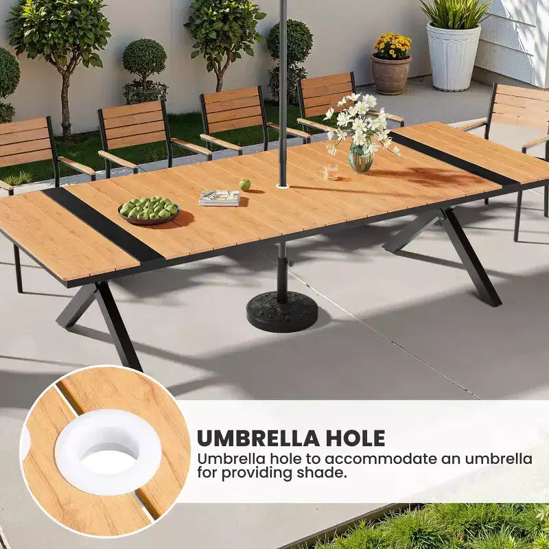 Ensemble de salle à manger d'extérieur 13 pièces extra-large, pieds en croix, chaises empilables, table aspect bois avec trou pour parasol