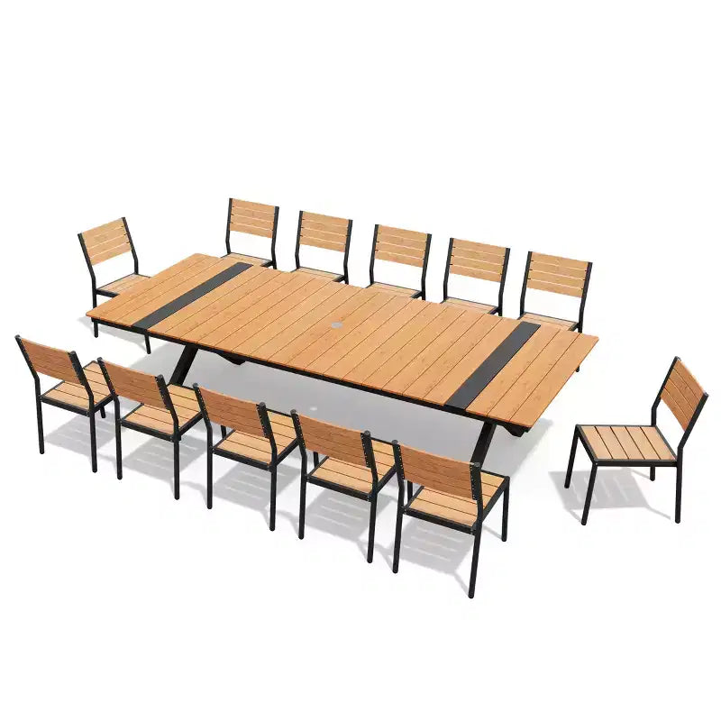 Ensemble de salle à manger d'extérieur 13 pièces extra-large, pieds en croix, chaises empilables, table aspect bois avec trou pour parasol