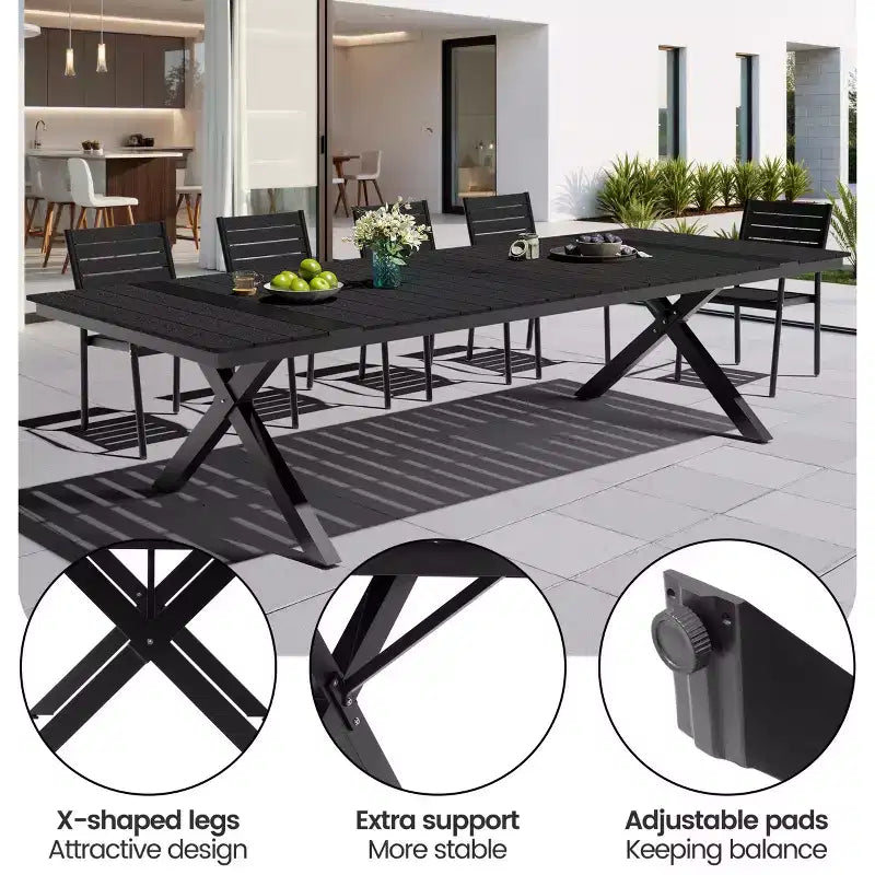 Ensemble de salle à manger d'extérieur 13 pièces extra-large, pieds en croix, chaises empilables, table aspect bois avec trou pour parasol