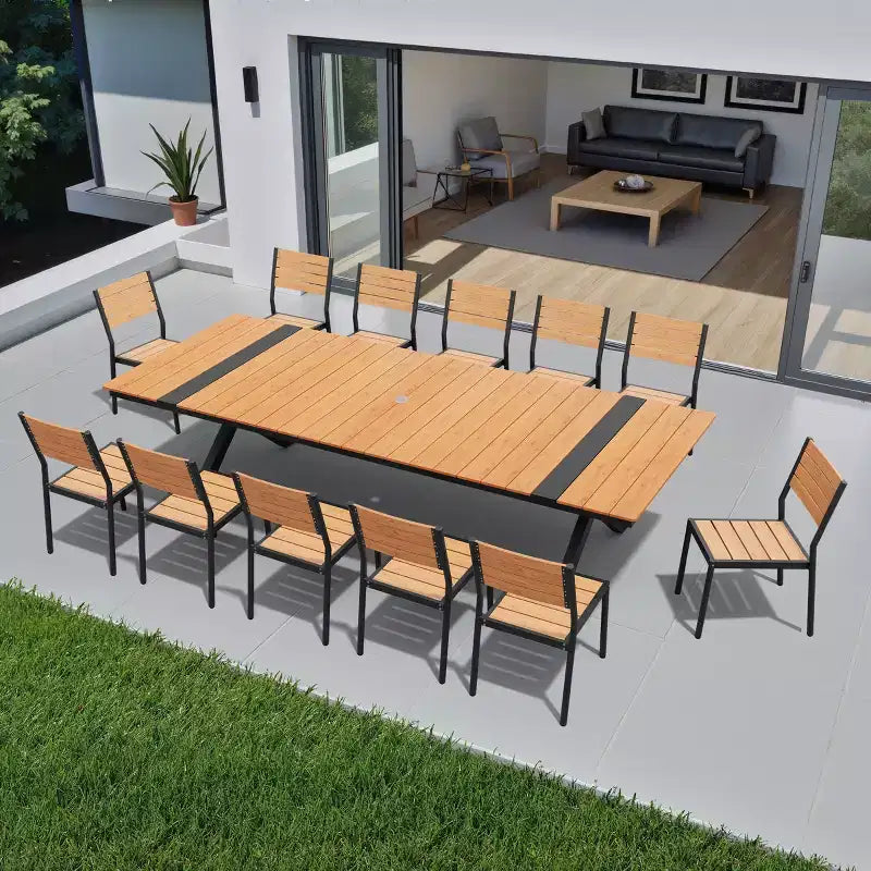 Ensemble de salle à manger d'extérieur 13 pièces extra-large, pieds en croix, chaises empilables, table aspect bois avec trou pour parasol
