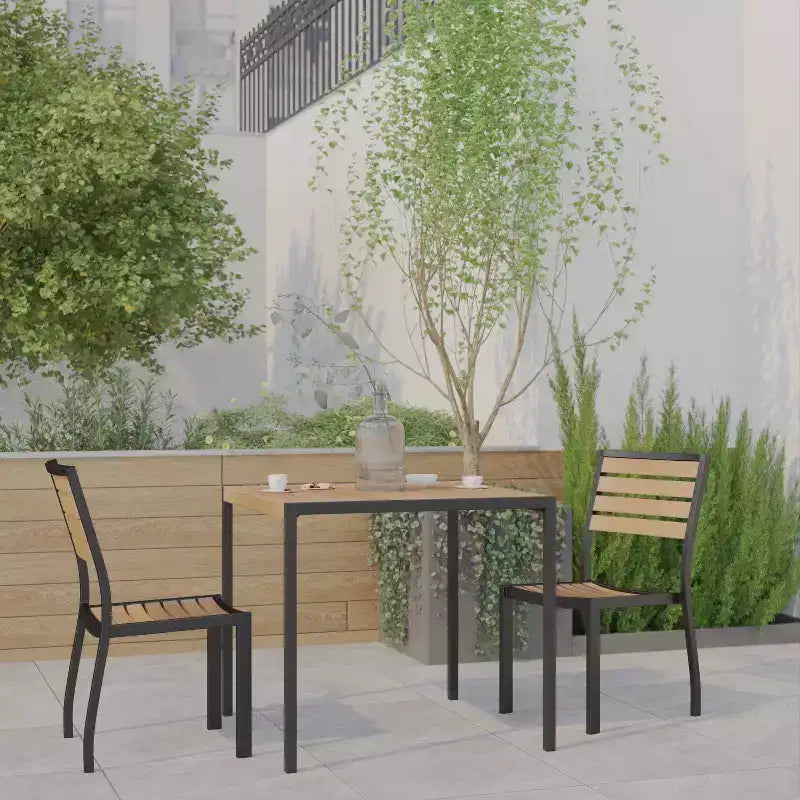 Ensemble table de patio 3 pièces Emma et Oliver - Lattes en poly de teck synthétique - Table carrée de 35 pouces avec cadre en acier et 2 chaises empilables en faux teck