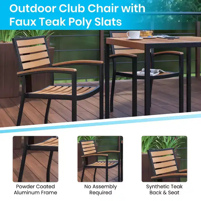 Ensemble de salle à manger Merrick Lane cinq pièces en teck synthétique pour patio, comprenant une table, deux fauteuils de club, un parasol de 2,74 m et sa base
