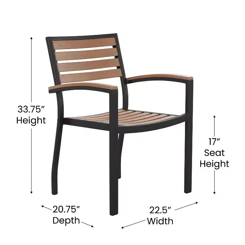 Ensemble de salle à manger Merrick Lane cinq pièces en teck synthétique pour patio, comprenant une table, deux fauteuils de club, un parasol de 2,74 m et sa base