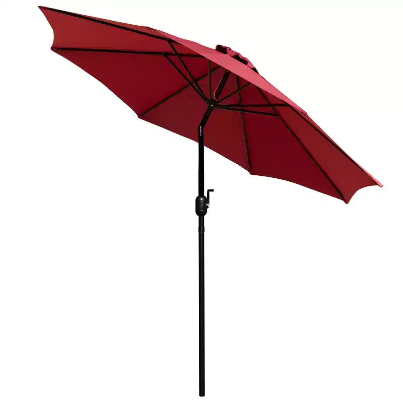 Ensemble de salle à manger Merrick Lane cinq pièces en teck synthétique pour patio, comprenant une table, deux fauteuils de club, un parasol de 2,74 m et sa base