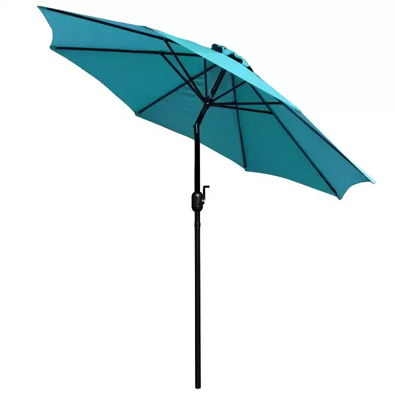 Ensemble de salle à manger Merrick Lane cinq pièces en teck synthétique pour patio, comprenant une table, deux fauteuils de club, un parasol de 2,74 m et sa base