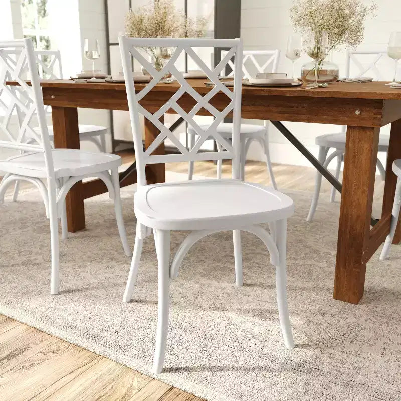 Lot de 2 chaises de salle à manger en bois massif avec conception empilable, dossier orné et finition élégante